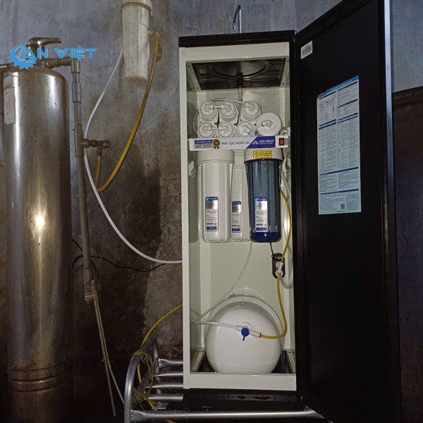 Máy lọc nước RO tủ đứng Hòa Phát HPR556
