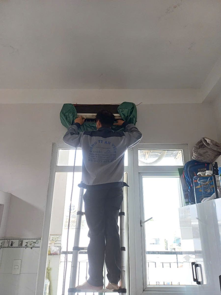 Vệ sinh máy lạnh Điện Máy An Việt